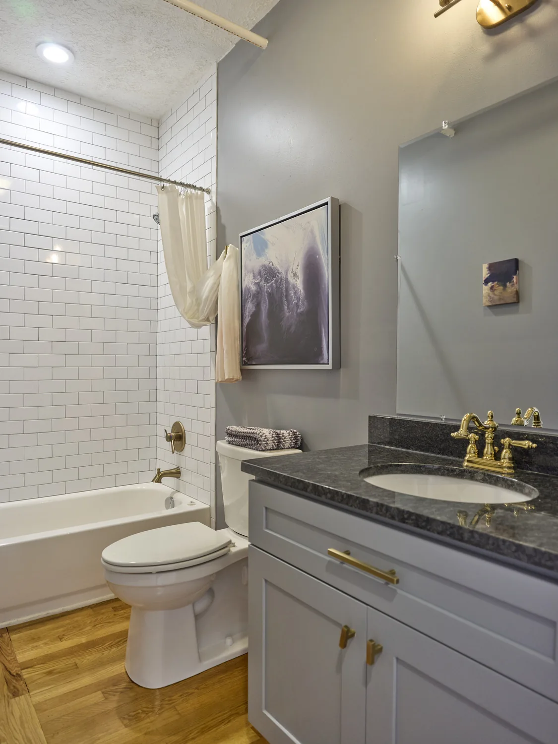 Updated bathroom at EIGHT-O-ONE
